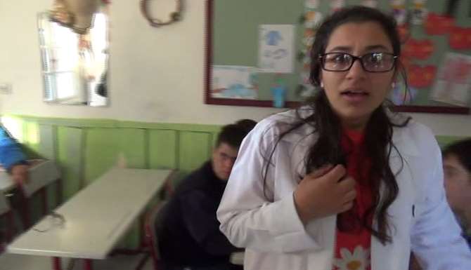 Genç Kız Neye Uğradığını Şaşırdı!