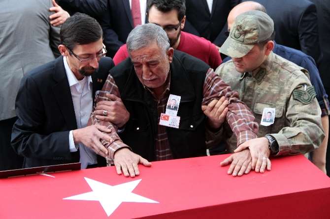 Geride Gözü Yaşlı Nişanlısı Kaldı
