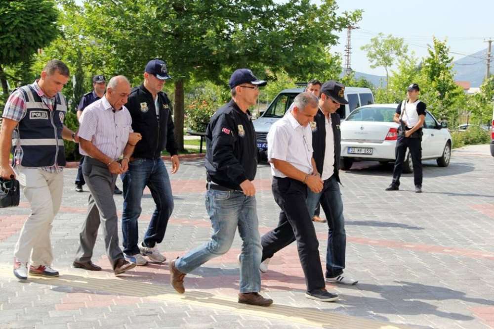 Gözaltına Alınan Generaller Adliyeye Sevk Edildi