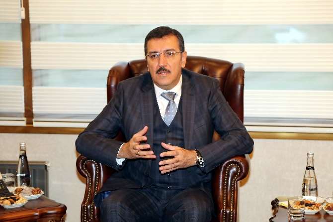 Gümrüklerdeki Bekleme Sürelerini Minimuma İndireceğiz