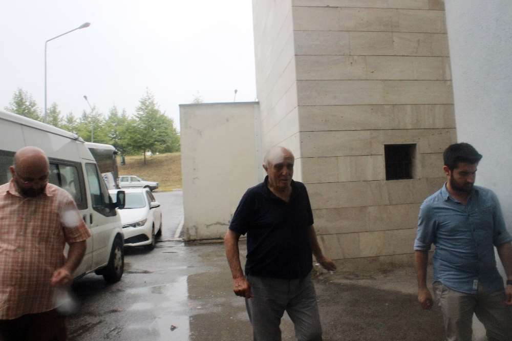 Hakan Şükür’ün Babası Adliyeye Çıkarıldı