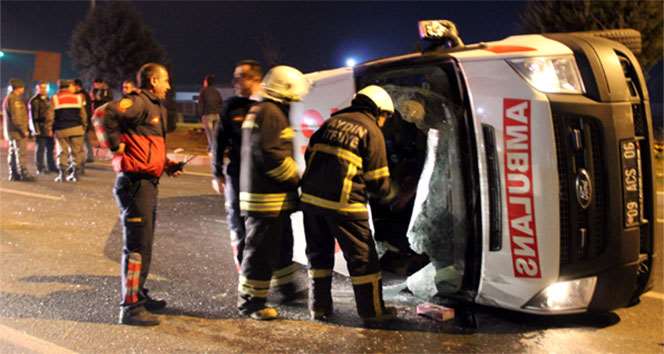Hasta Taşıyan Ambulans Takla Attı: 5 Yaralı