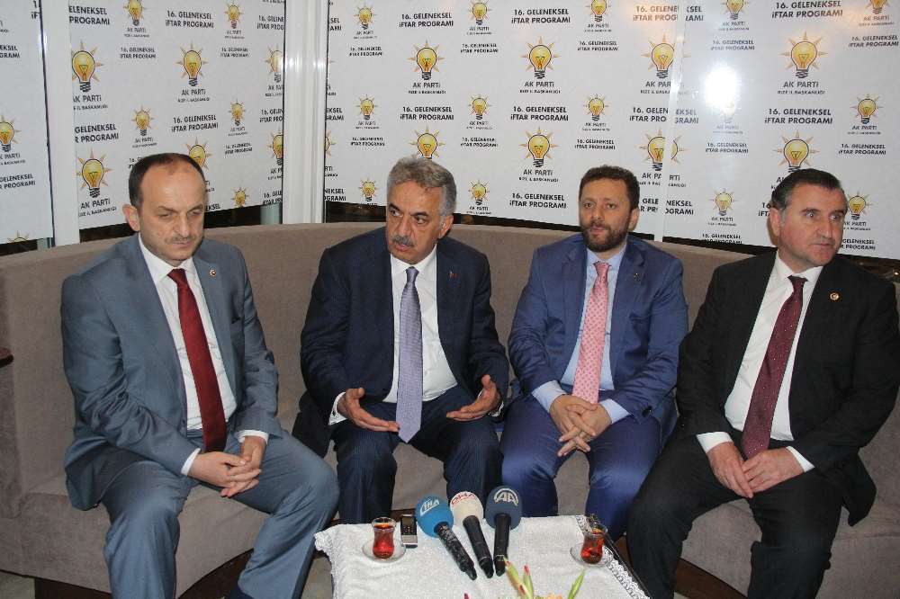 Hayati Yazıcı, Arınç’ın Verdiği Demeçleri Değerlendirdi