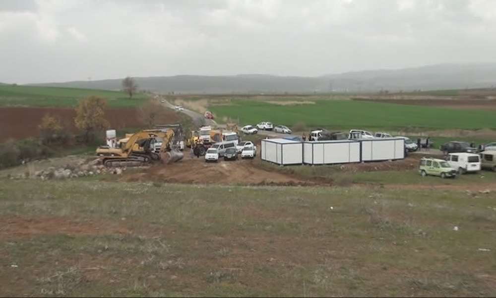 Hdp Ve Chp’li Vekiller İnşaat Çalışmalarını Engelledi