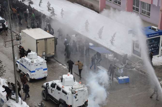 Hdp Yürüyüşüne Polis Müdahalesi