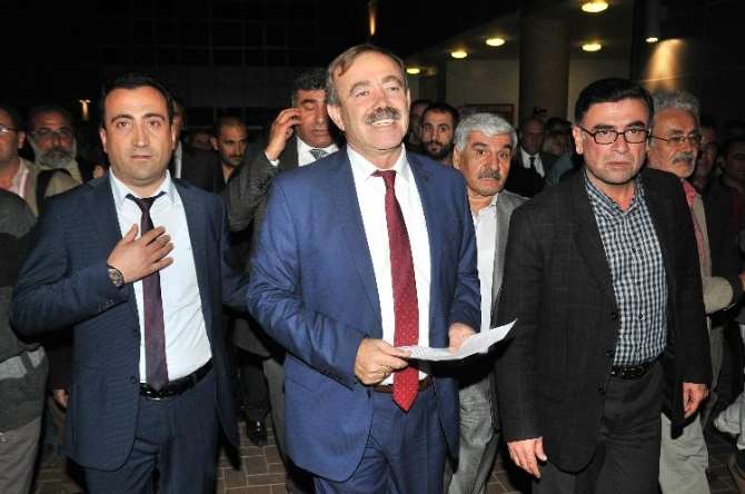 Hdp’li Başkan Serbest Kaldı