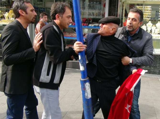 Hdp’nin Eylemine Bayraklı Tepki