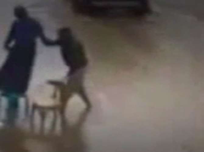 Her Şey Eşi Islanmasın Diye