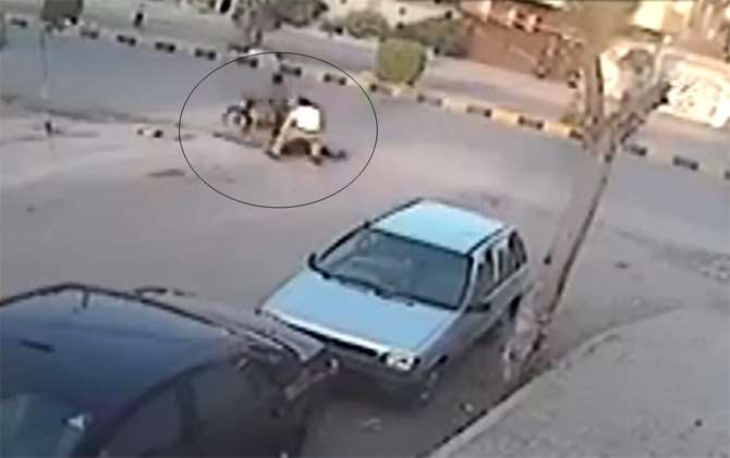 Hırsızı Motosikletten Aldı