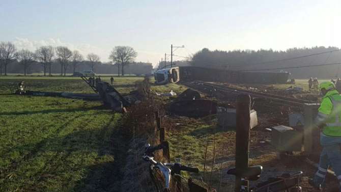 Hollanda’da Tren Raydan Çıktı: 1 Ölü, 10 Yaralı