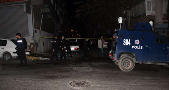 Hücre Evine Baskında Çatışma Çıktı: 2 Terörist Ölü, 4 Polis Yaralı!