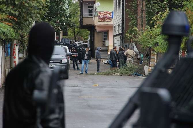 Hücre Evine Bomba İhbarı