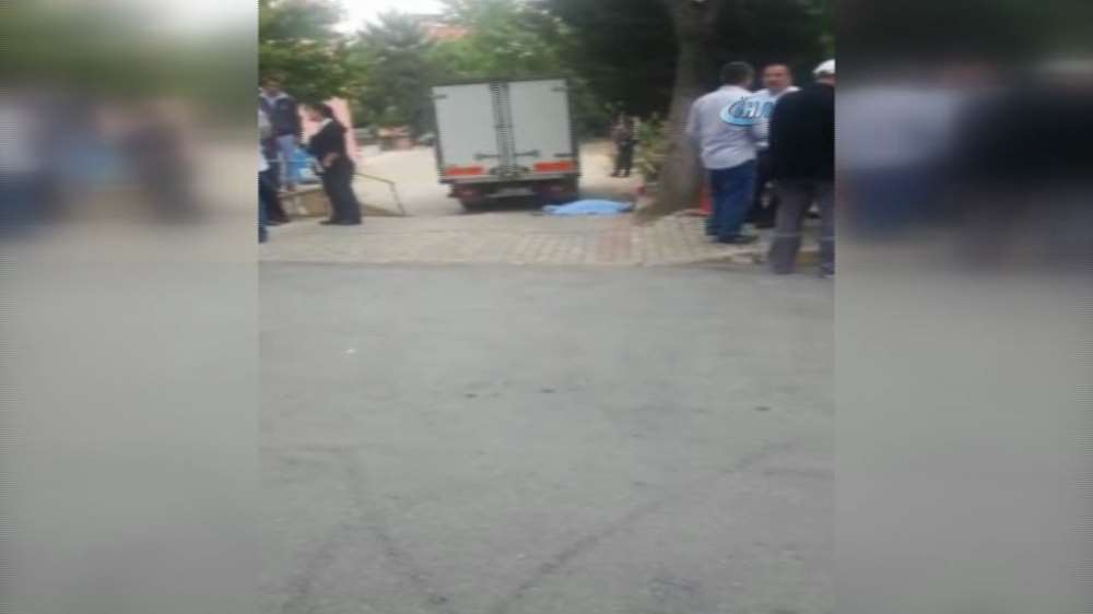 Huzurevine Yemek Götüren Kamyonet Yaşlı Adamı Ezdi