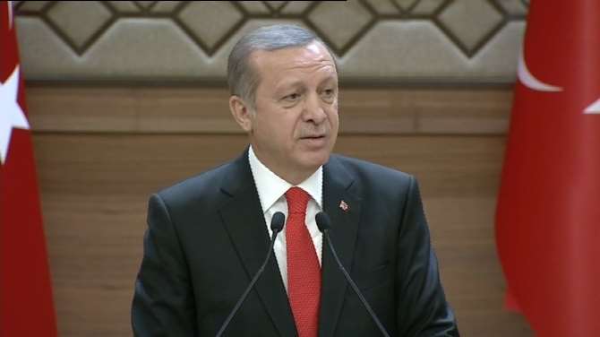 İkiyüzlülüklerini Suratlarına Vurdu