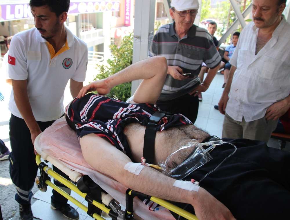 İlahi Emir Geldi Deyip Ağabeyini Bıçakladı