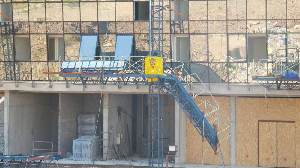 İnşaat İskelesi Ortadan İkiye Ayrıldı: 4 İşçi Yaralı
