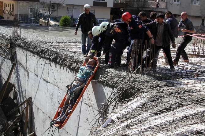 İnşaatta Göçük: 4 Yaralı