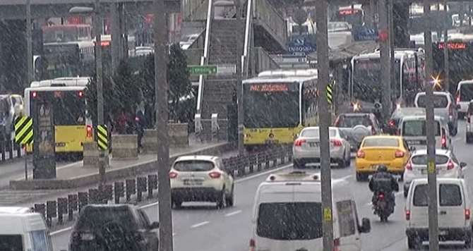 İstanbul’da Beklenen Kar Yağışı Başladı
