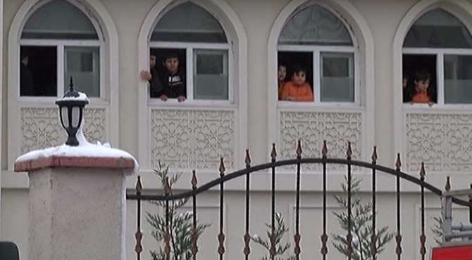İstanbul’da Okulda Yangın Paniği