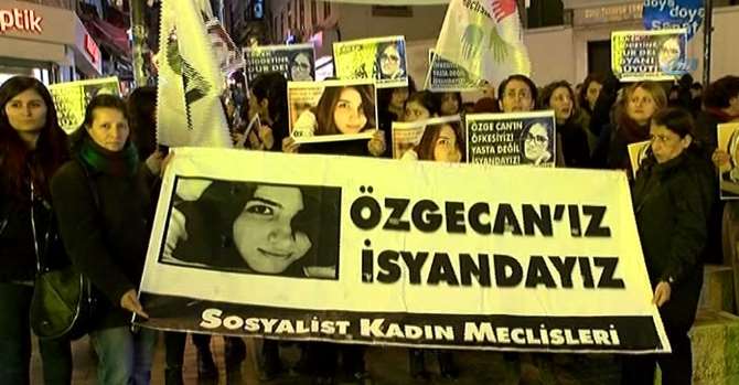 İstanbul’da Özgecan Aslan Protestosu