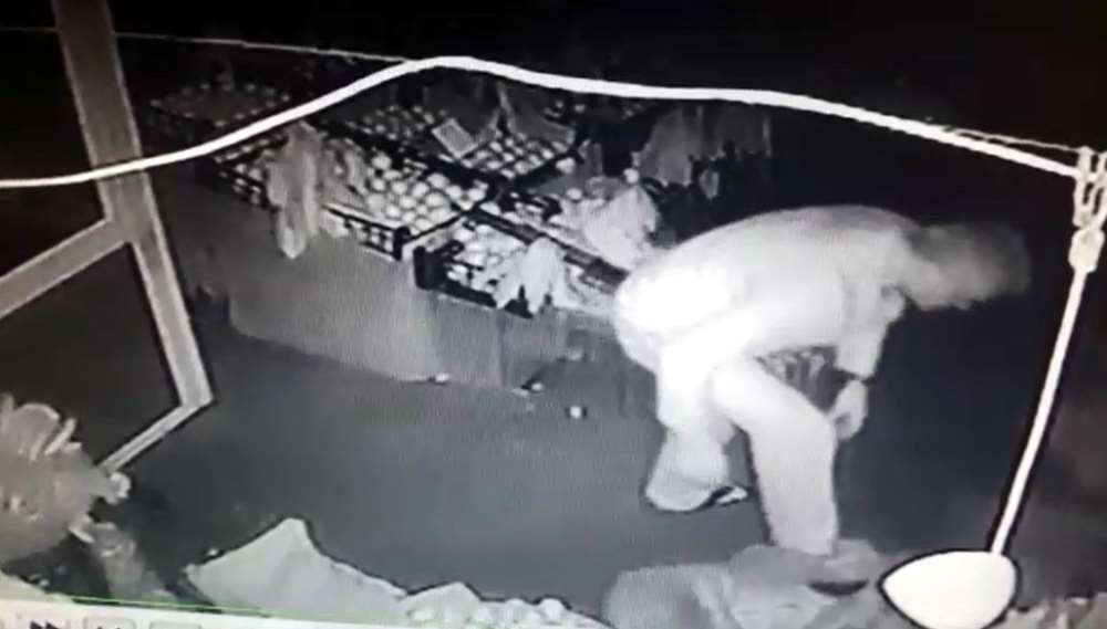 İşyerine Giren Hırsızı Suçsütü Yakaladı