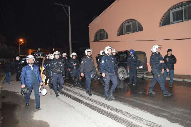 İzinsiz Yürüyüşte 9 Gözaltı