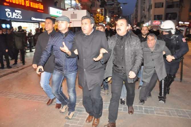 İzmir Karıştı: Hdp’li Başkan Da Gözaltına Alındı