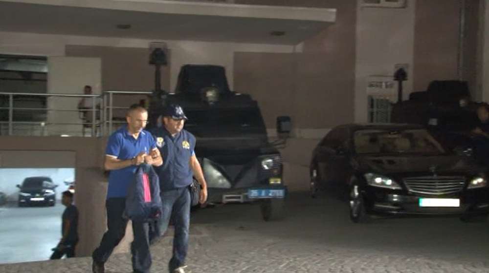 İzmir’de 5 General Tutuklandı