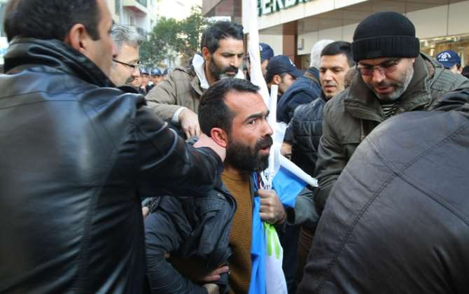 İzmir’de İzinsiz Yapılan Eyleme Müdahale: 14 Gözaltı