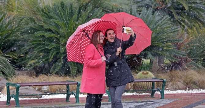 İzmir’e Kar Yağdı
