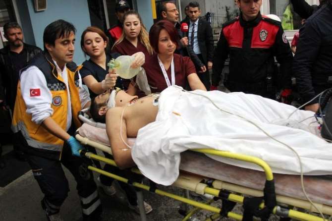 Kadın Doktoru Kalbinden Bıçaklayıp Aşağı Atladı