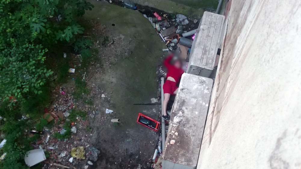 Kadının Halini Gören Yakınları Fenalık Geçirdi