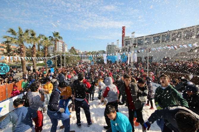 Kar Yağmayan Mersin’de Kar Festivali