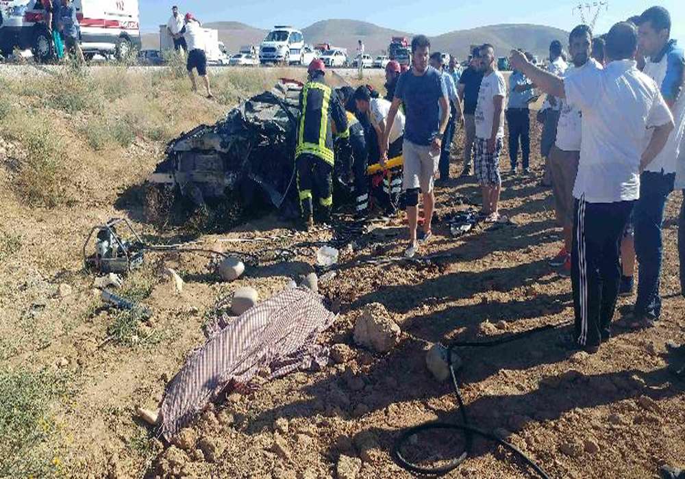 Karaman’da Trafik Kazası: 2 Ölü, 6 Yaralı