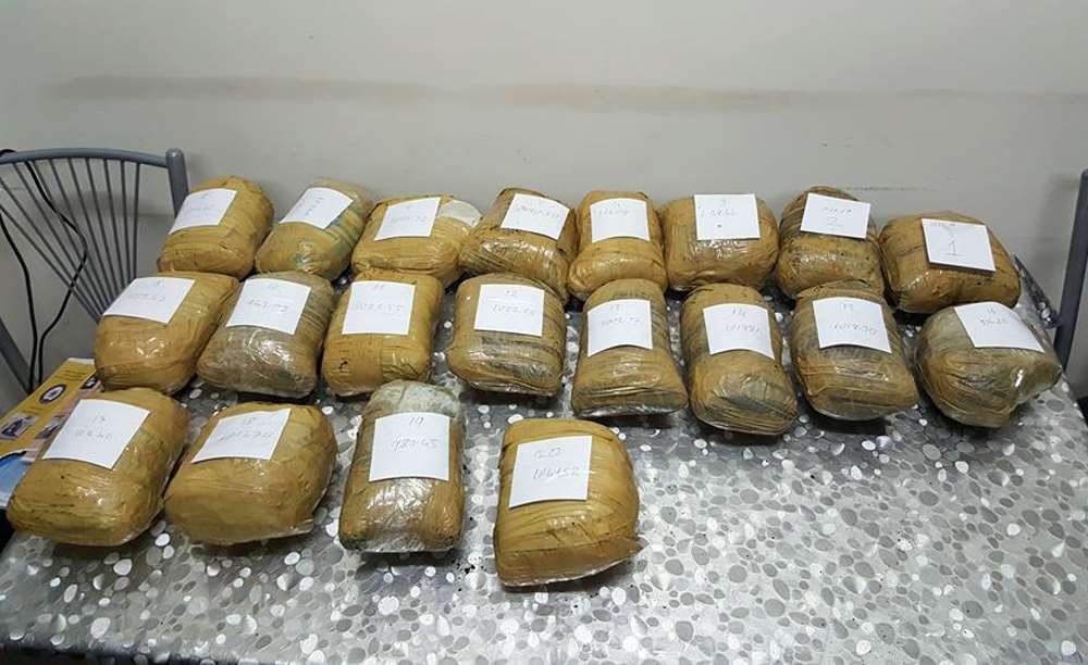 Kargo Aracında 20 Kilo Esrar Ele Geçirildi