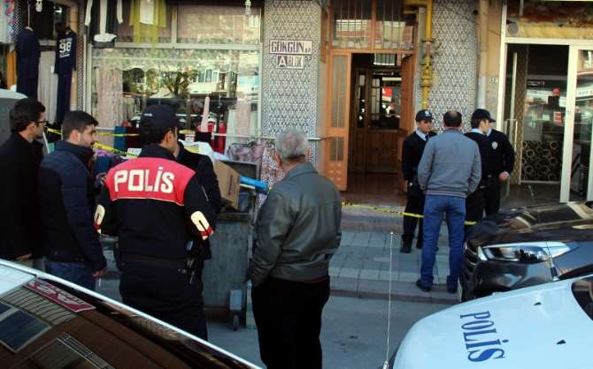 Karısını Öldürdü, 2 Polisi Yaraladı !