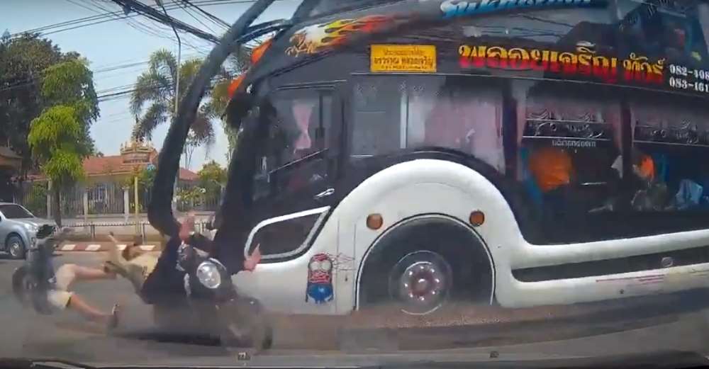 Karşıya Geçmek İçin Acele Edince...