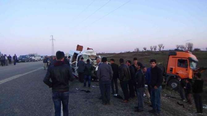 Katliam Gibi Kaza: 7 Ölü, 16 Yaralı