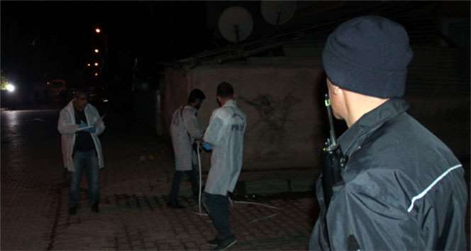 Kayınpederini Öldürdü, 3 Kişiyi De Yaraladı