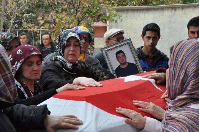 Kayıp Denizcinin Cenazesi 1 Yıl Sonra Defnedildi