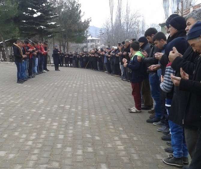 Kışlaya Dualarla Uğurlandılar