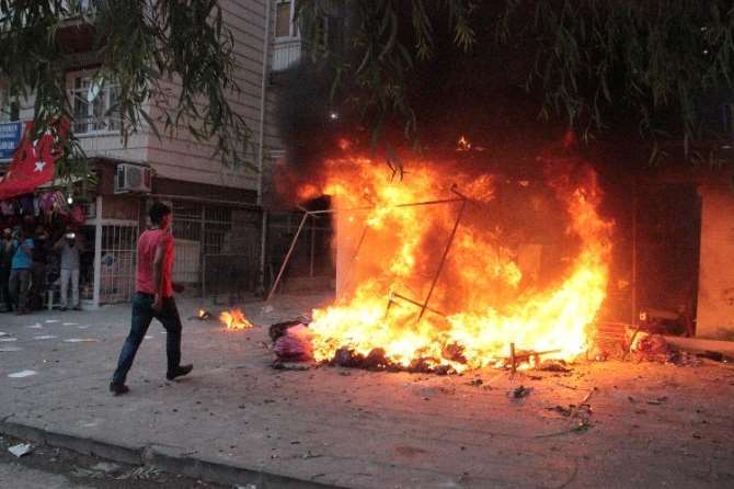 Kitabevinin Yakılması Davasında 7 Tahliye