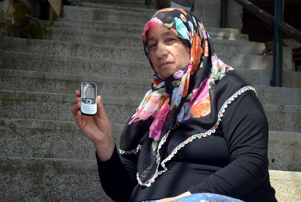Komşuları Şüphelendi, Kadın Dolandırılmaktan Kurtuldu