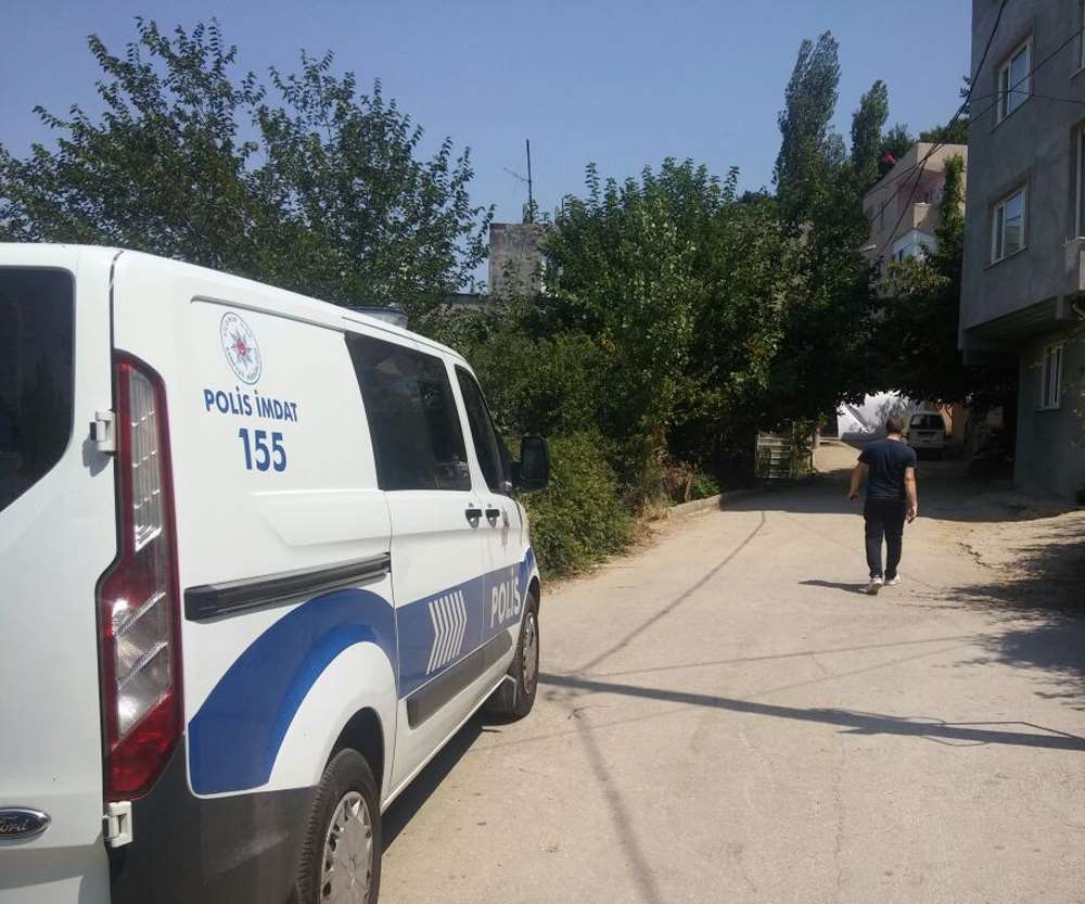 Komşusunu Keserle Öldürdü!