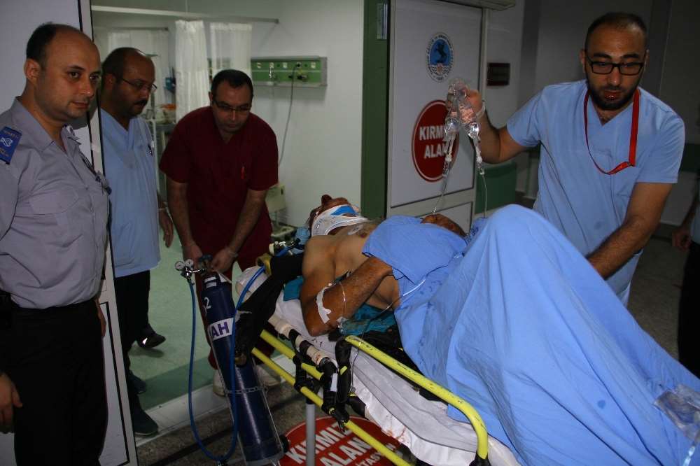 Kontrolden Çıkan Araç Takla Attı: 2 Yaralı