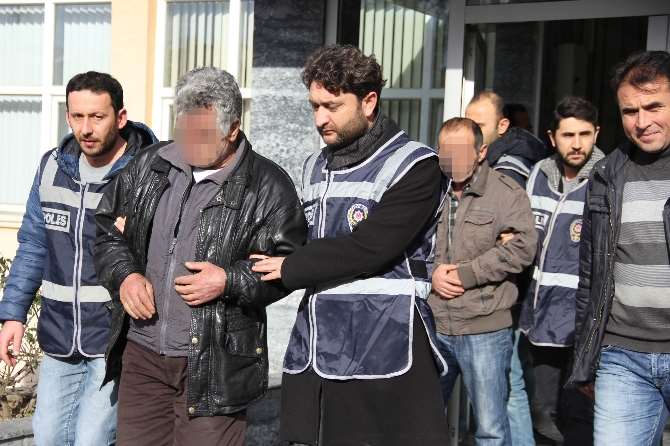 Kümesi Tilkiye Emanet Etmişler