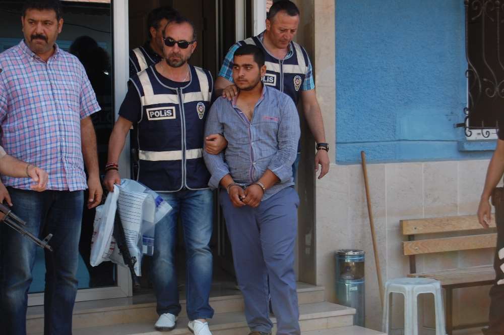 Laf Attığını İleri Sürdü, Kurşun Yağdırdı
