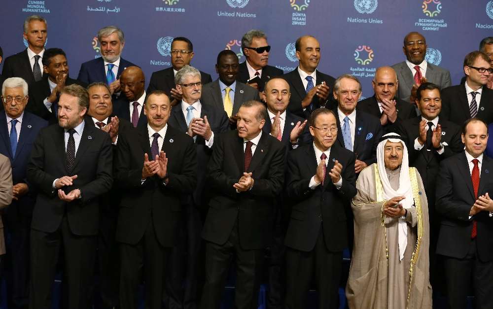 Liderler Aile Fotoğrafı Çektirdi