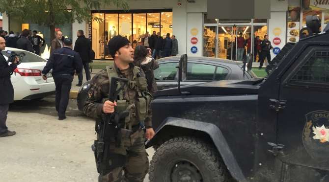 Mağaza Çalışanını Rehin Aldı ! Pazarlık Başladı