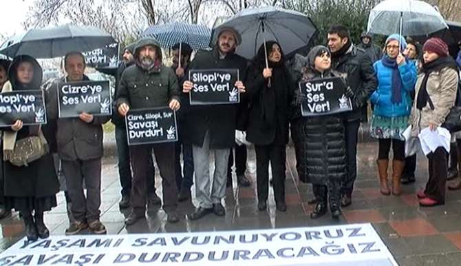 Meclis Önünde ’sokağa Çıkma Yasağı’ Protestosu